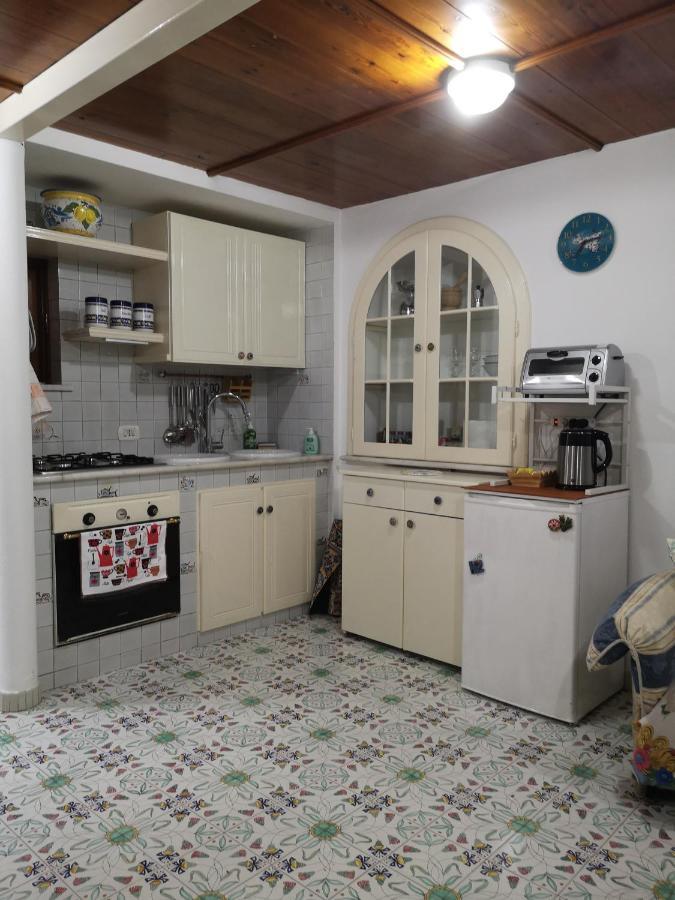 Al Limone Apartment Đảo Lipari Ngoại thất bức ảnh