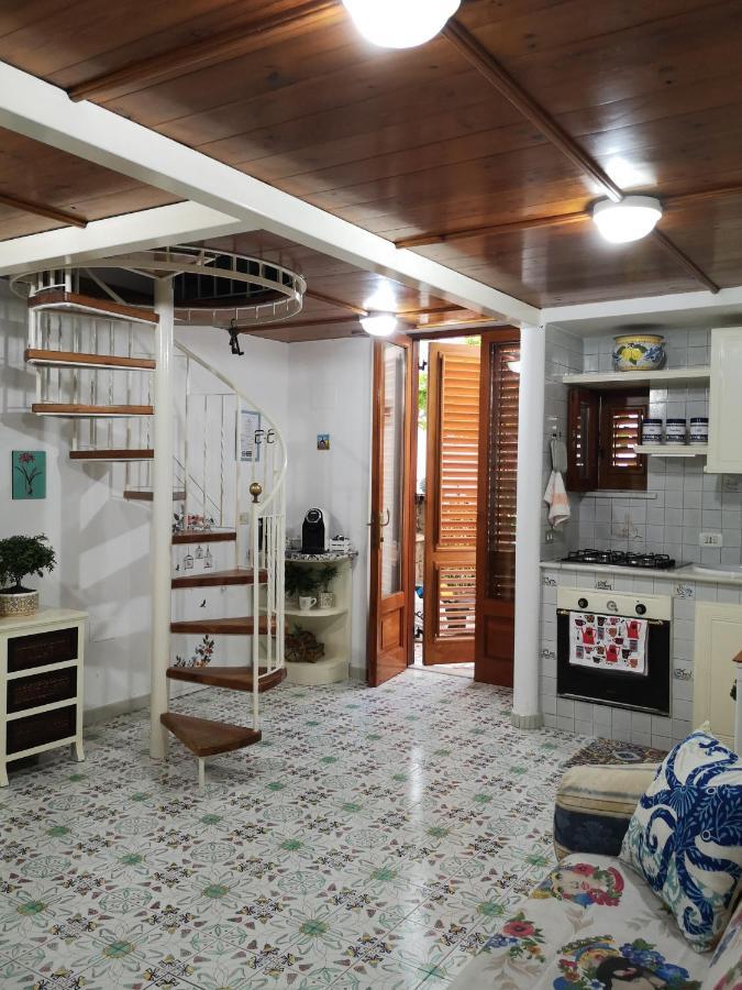 Al Limone Apartment Đảo Lipari Ngoại thất bức ảnh
