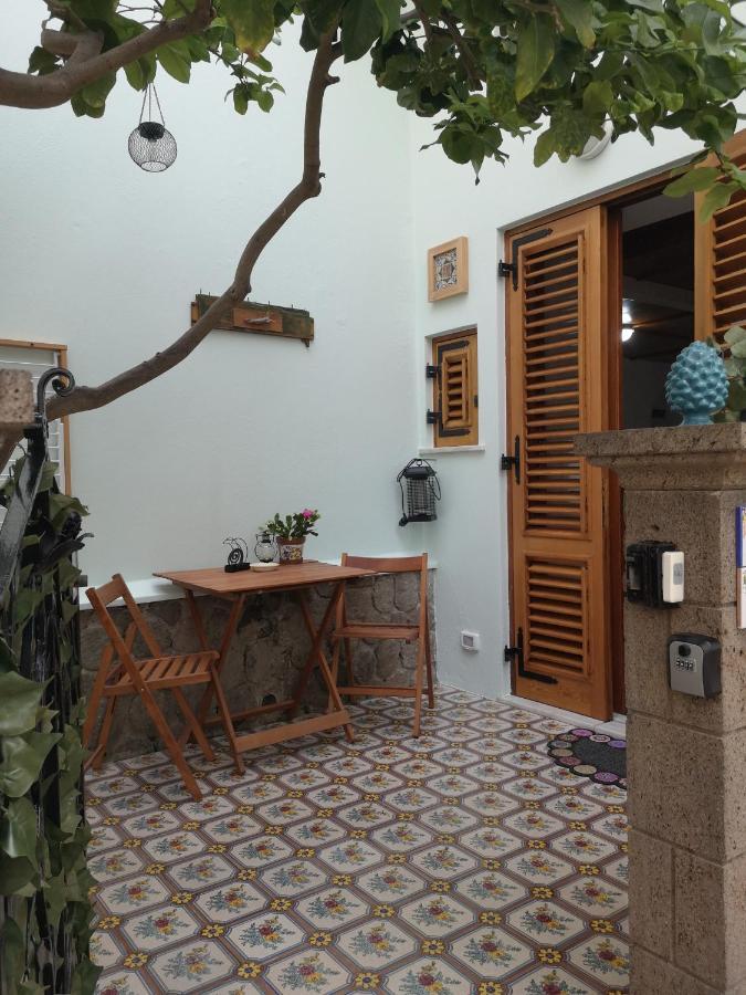 Al Limone Apartment Đảo Lipari Ngoại thất bức ảnh